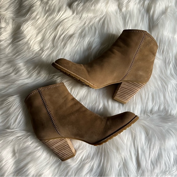 Stuart Weitzman Prancing Tassel Ankle Bootie - Picture 3 of 10